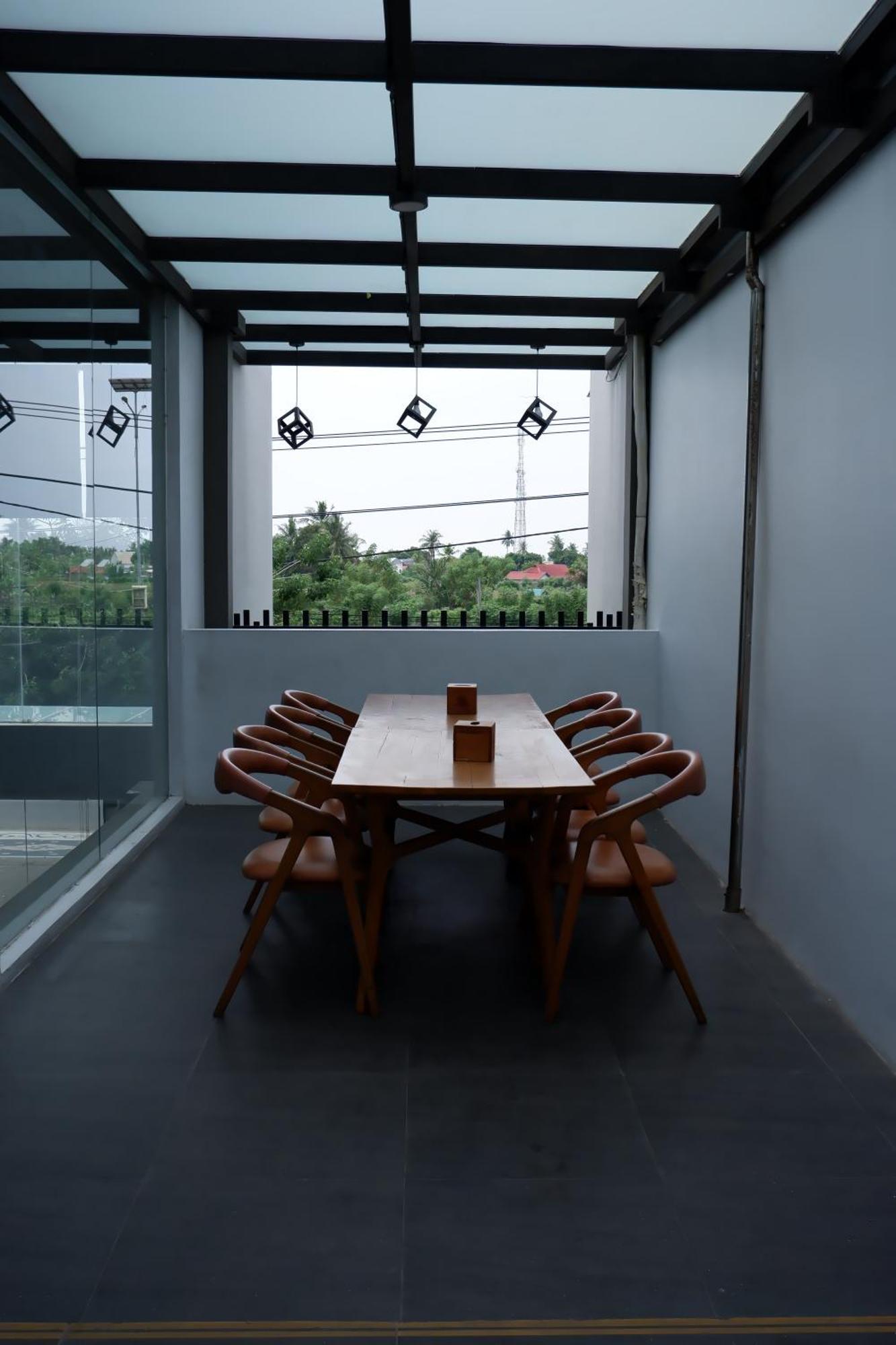 Grand Samota Hotel Sumbawa Exterior photo