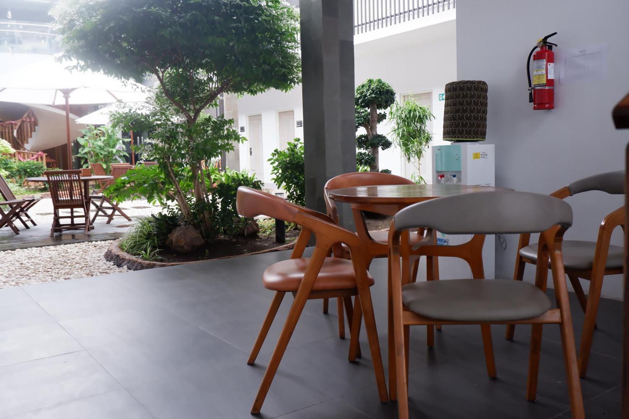 Grand Samota Hotel Sumbawa Exterior photo